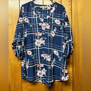 3/4 sleeve blouse. Size XL.